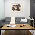 78-2D New Furnished 1Br Wd Walk To Central Park