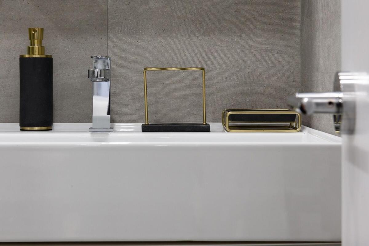 78-2d New Furnished 1br Wd Walk To Park Apartment *